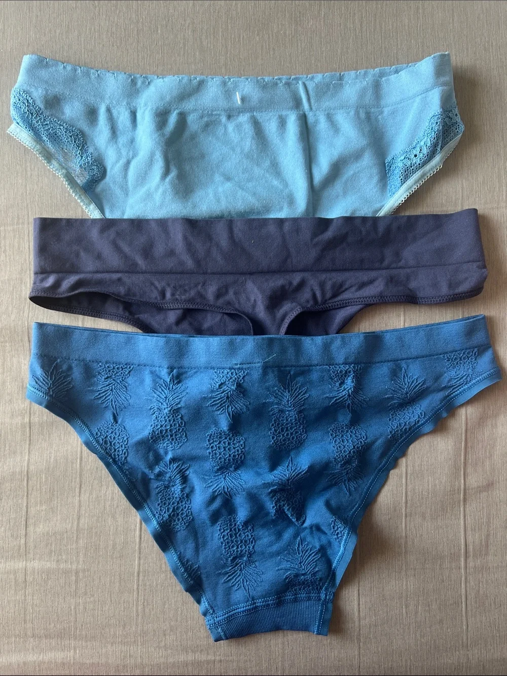 Panty bundle Victoria’s Secret and DKNY